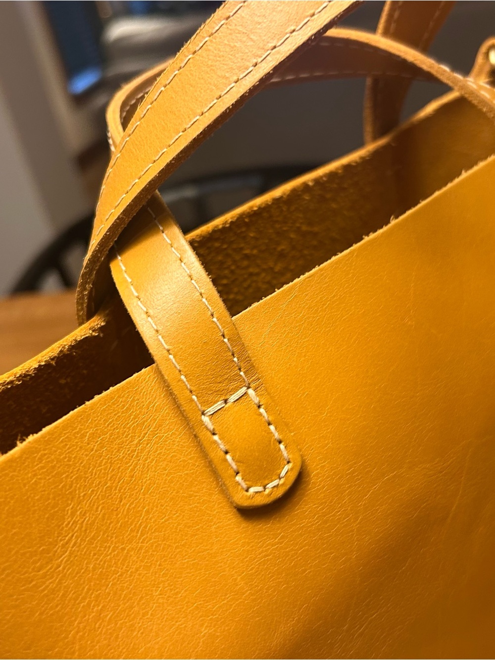 Portland Leather Goods Medium Mango Leather Tote Bag with Removable Strap - Picture 7 of 11